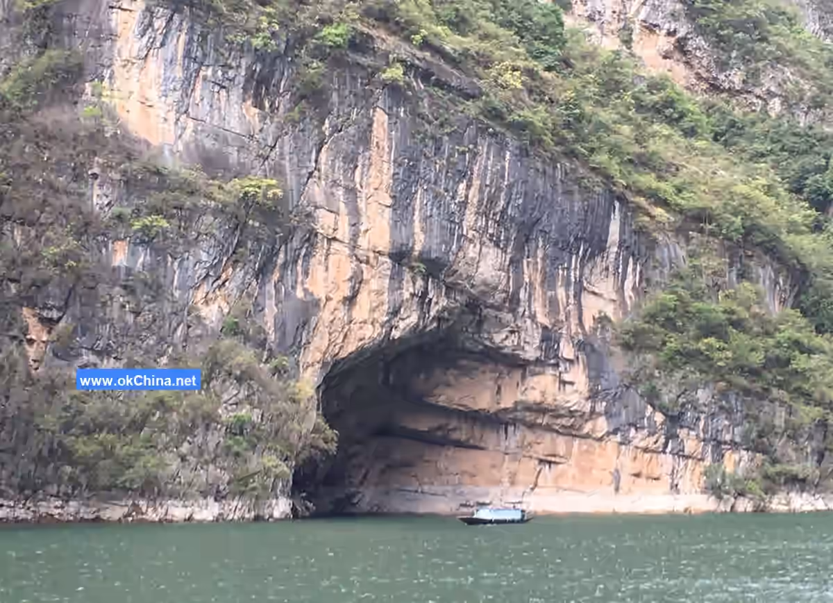Small Three Gorges And Mini Three Gorges Tourist Area