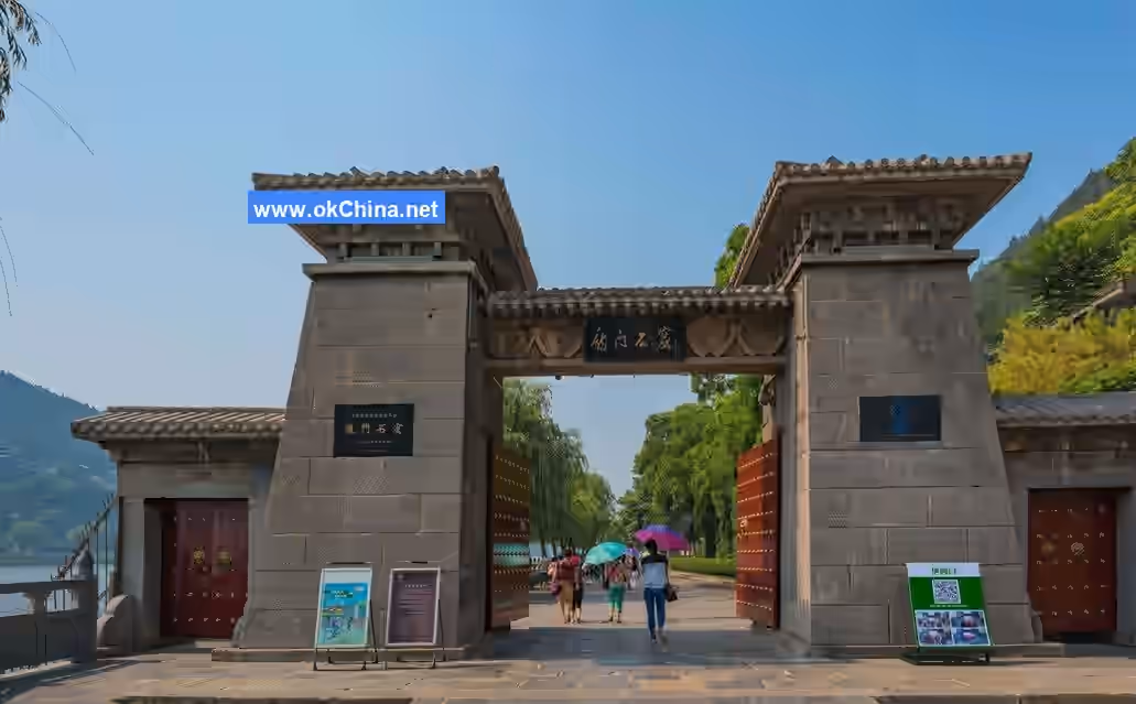 Longmen Grottoes Scenic Area