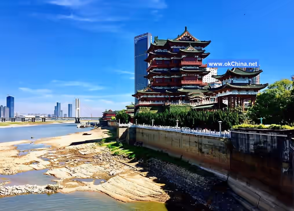 Yueyang Tower And Junshan Island Scenic Area