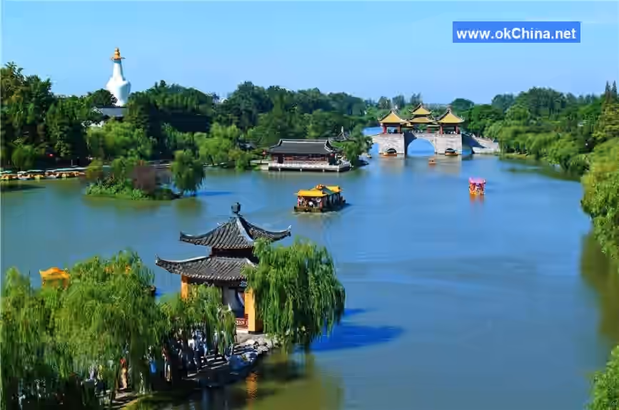 Slender West Lake Scenic Area