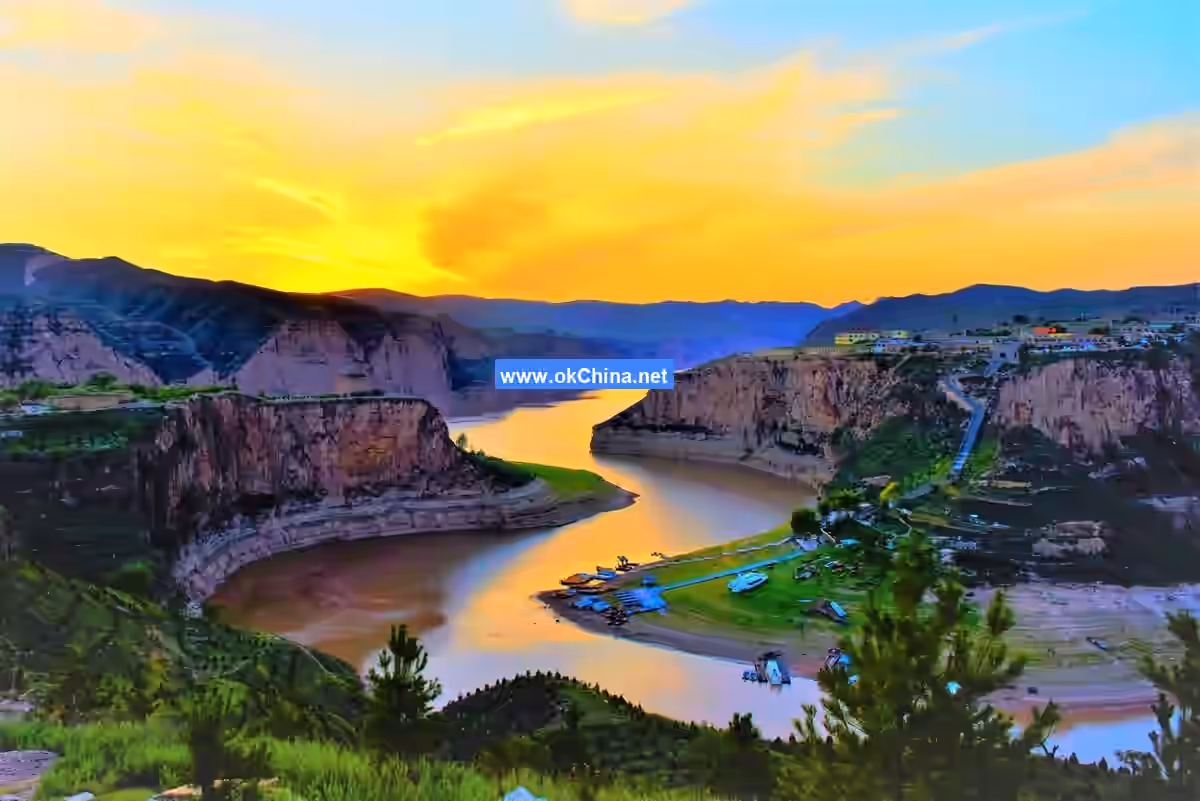 Yanchuan Yellow River Qiankun Bay Scenic Area