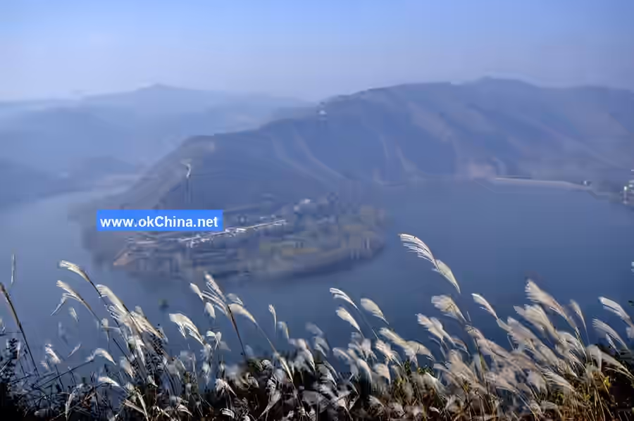 Yanchuan Yellow River Qiankun Bay Scenic Area