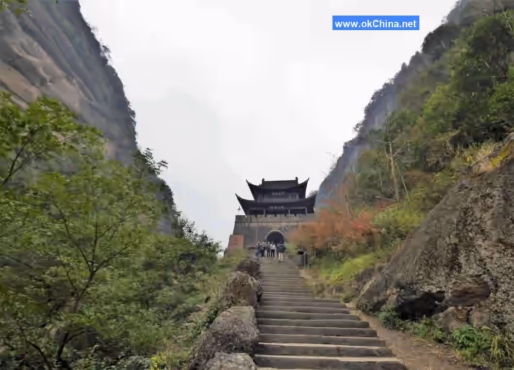 Jianmen Shu Road And Jianmen Fortress Tourist Area