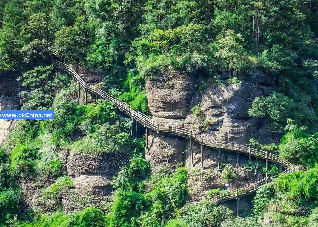 Jianmen Shu Road And Jianmen Fortress Tourist Area