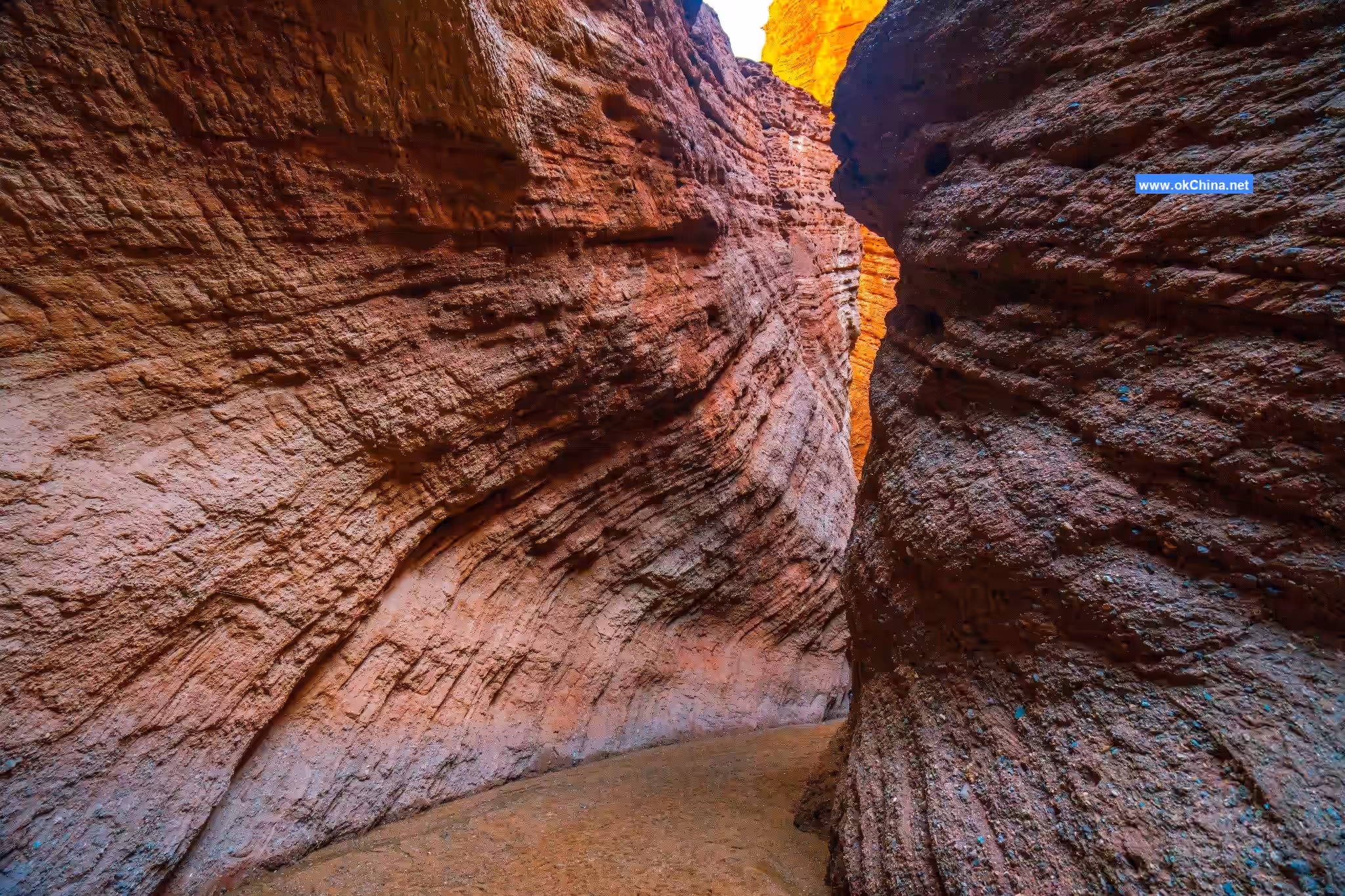 Tianshan Grand Canyon Scenic Area